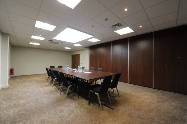 Holiday Inn Express LONDON - LUTON AIRPORT
